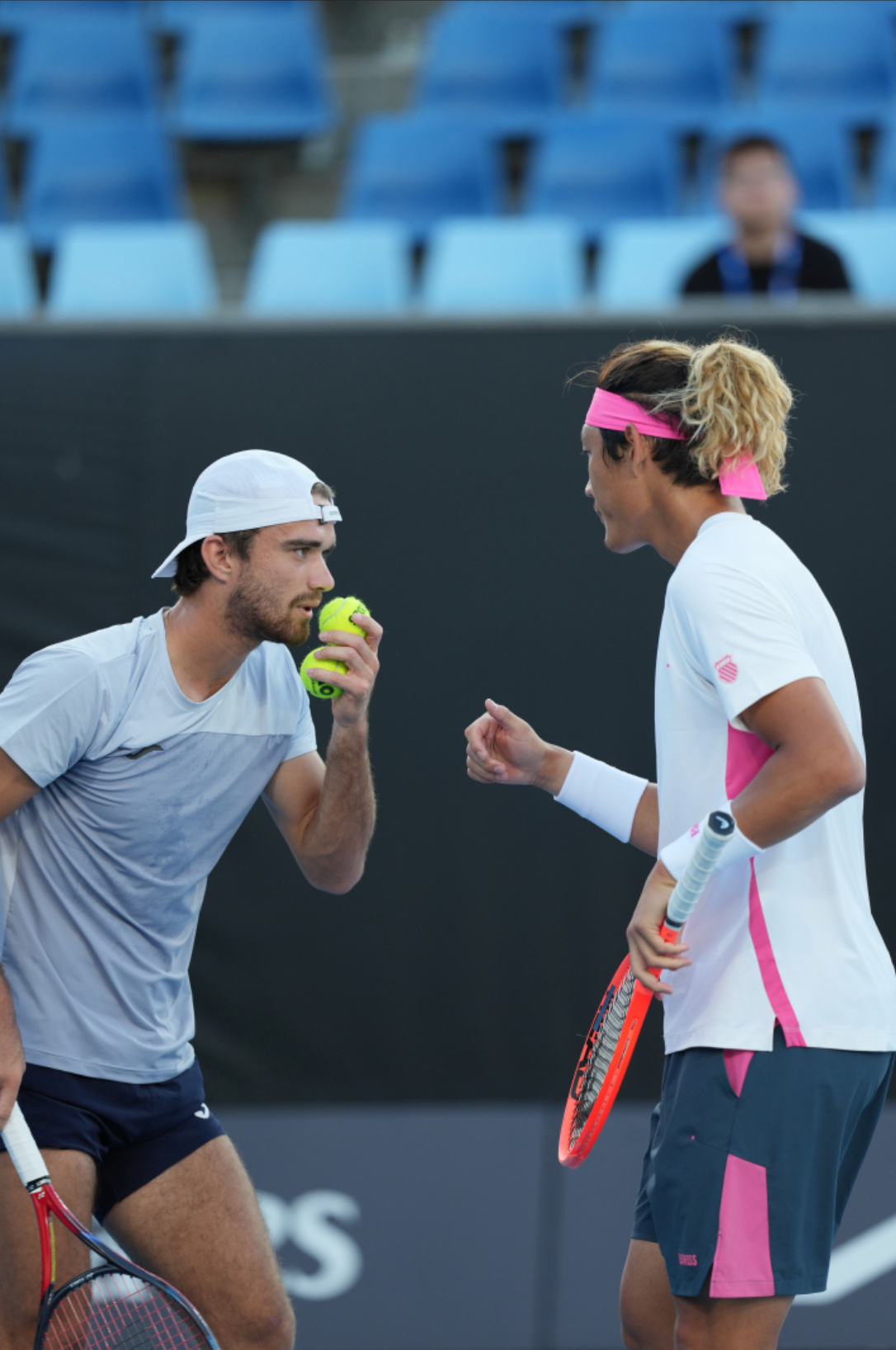 澳大利亚网球队完胜西班牙网球队，纳达尔送出助攻