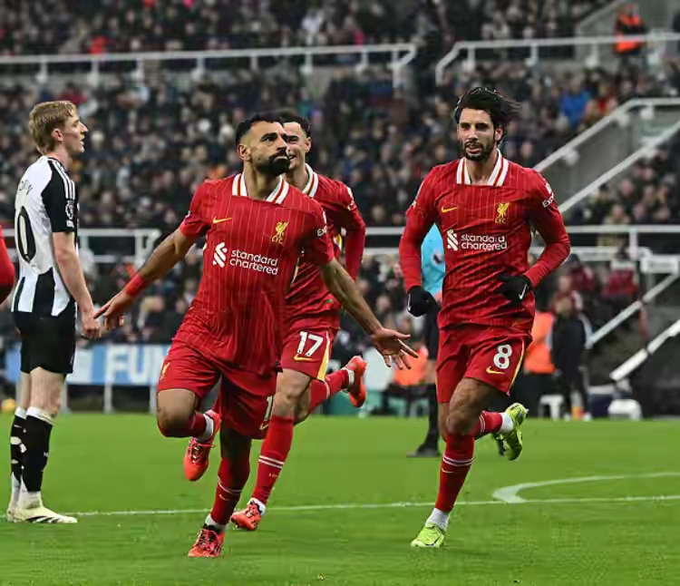 威廉姆斯鏖战阿斯顿马丁,阿隆索带队取胜 威廉姆斯鏖战阿斯顿马丁,阿隆索带队取胜