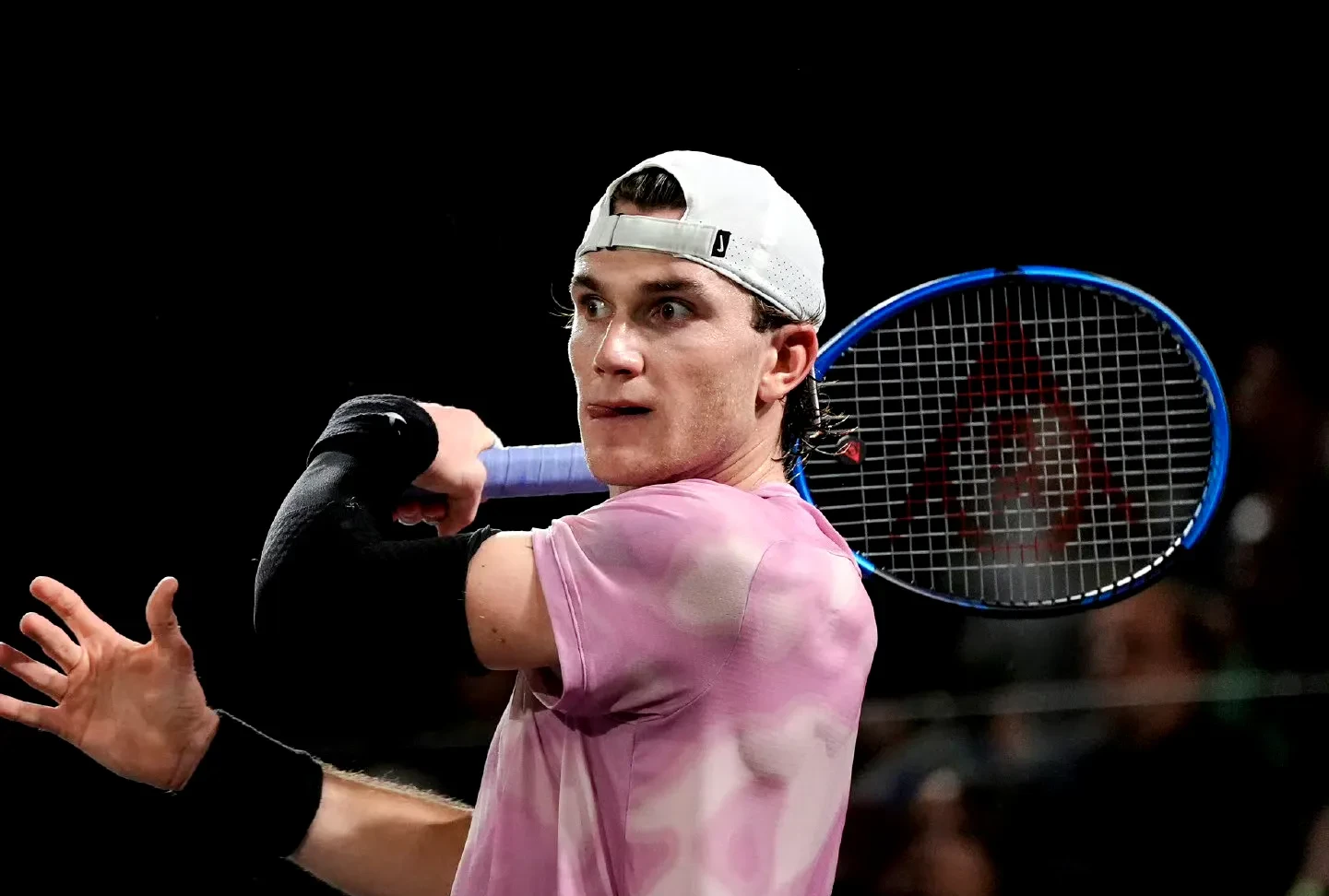 雷速体育直播入口-蒙特卡洛大师赛险胜温网，梅德韦杰夫关键制胜